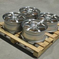 Set of JR3 18x8 ET35 5x100 Silver Machined
